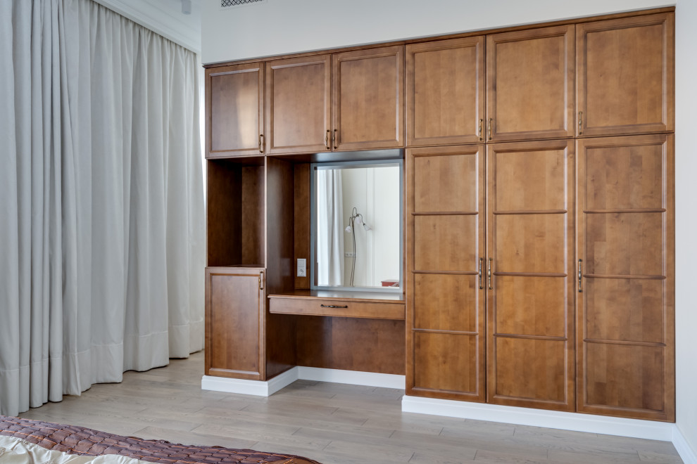 Шкаф с туалетным столиком из массива березы