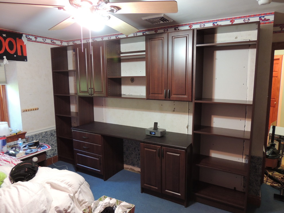 WALL UNITS FOR TEEN'S ROOM