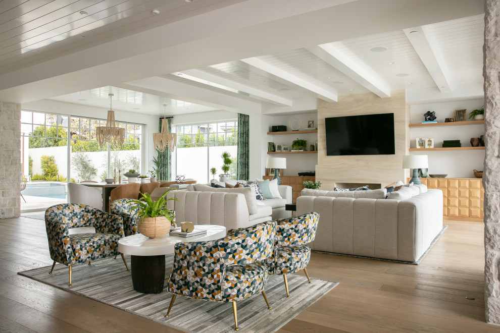 Transitional home design photo in Orange County