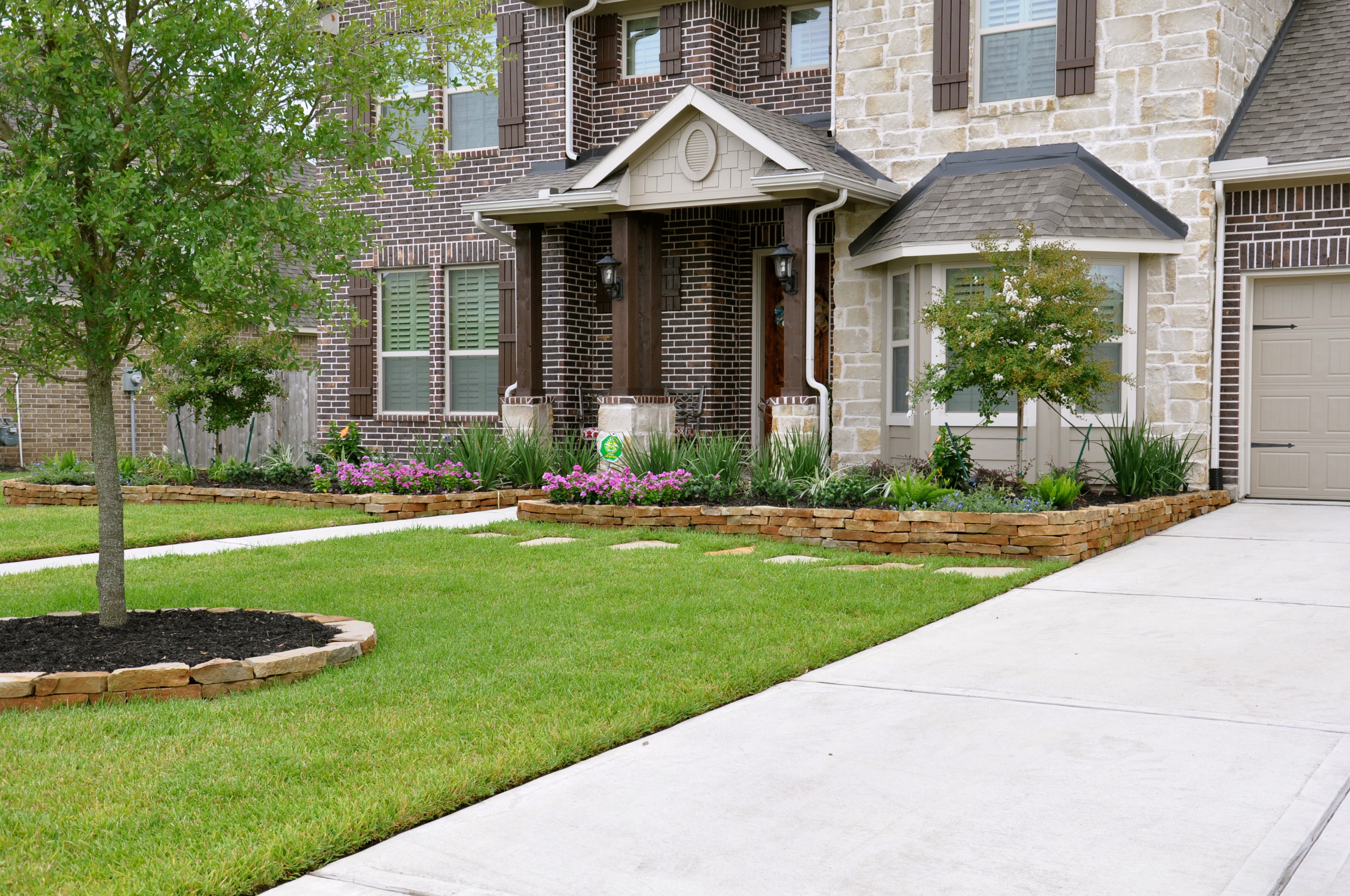 Front yard landscape projects