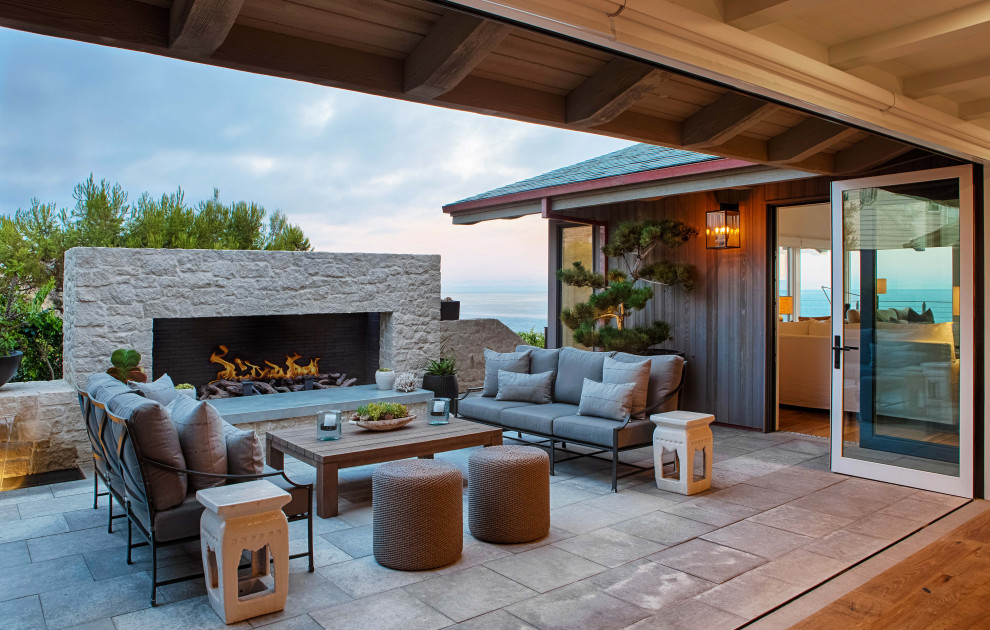 Inspiration for a classic patio in Orange County.