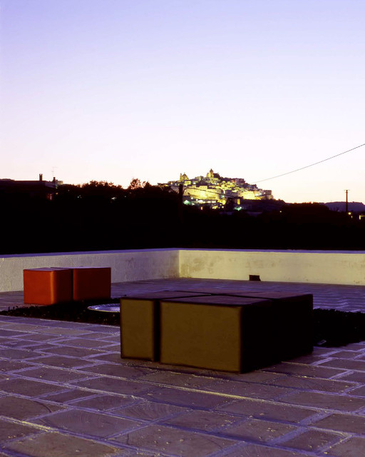 La Cisterna contemporary-traedaeck