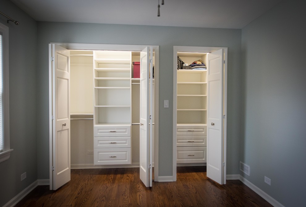 Small contemporary master bedroom in Chicago with green walls, plywood flooring, brown floors, all types of ceiling and all types of wall treatment.