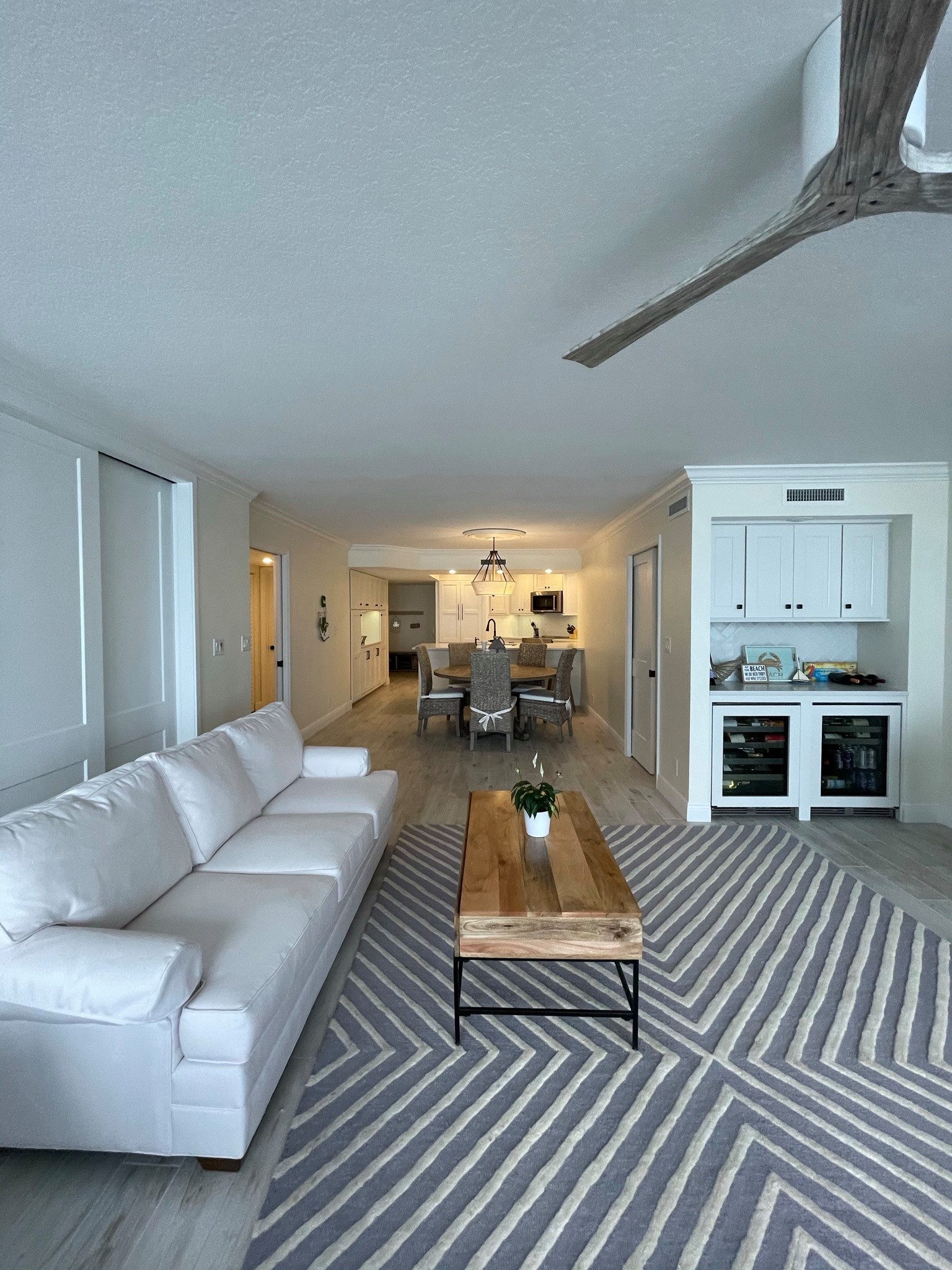 OCEAN FRONT CONDO KITCHEN