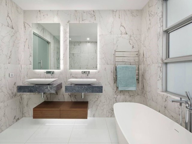 Caulfield contemporary-bathroom