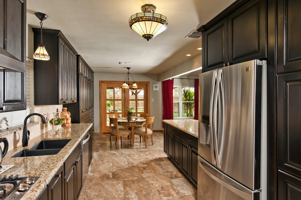 Trendy kitchen photo in Austin