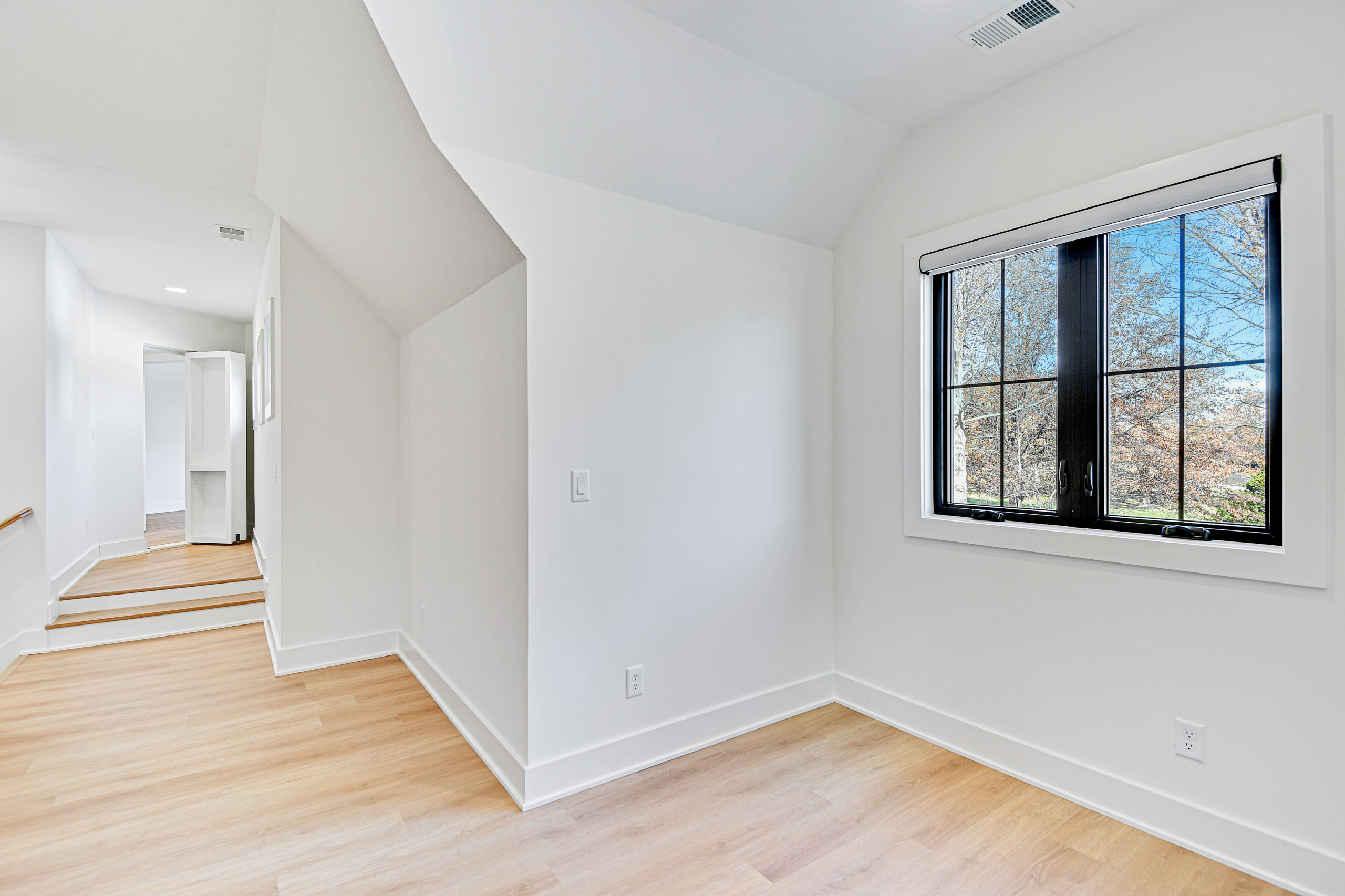148th and Switzer, Custom Build