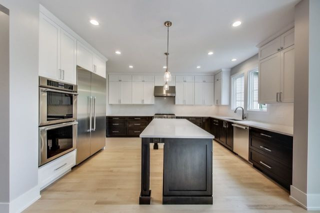 Inspiration for a transitional kitchen remodel in Chicago