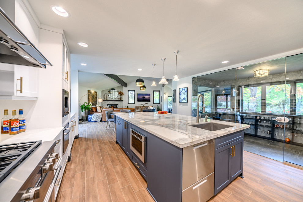 Kitchen - transitional kitchen idea