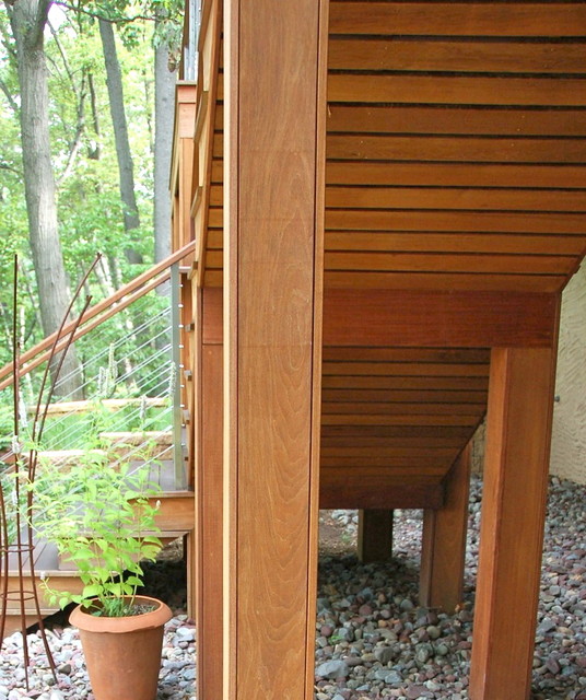 Deck contemporary-staircase