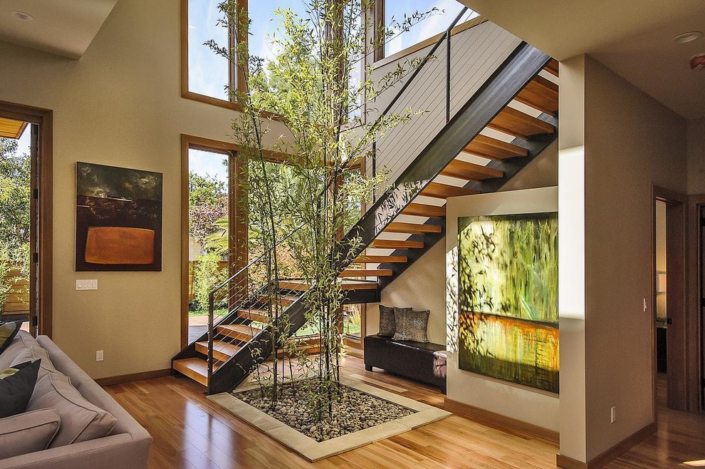 Photo of a contemporary staircase in San Francisco with open risers.