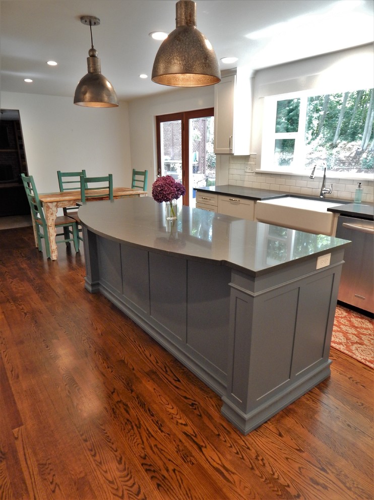 Home design - transitional home design idea in Seattle