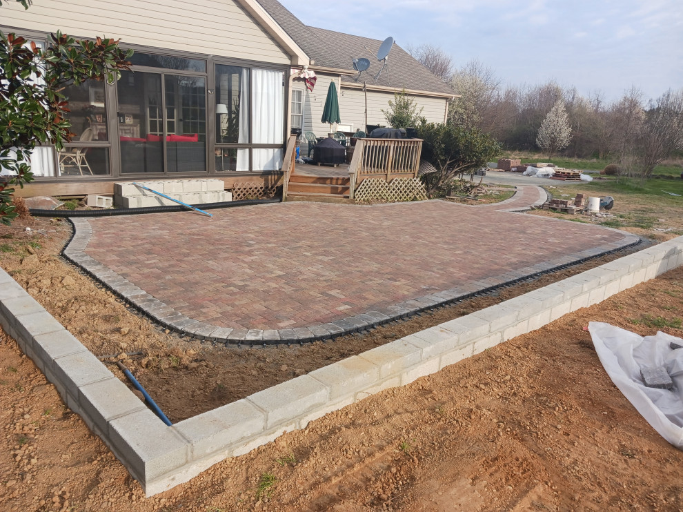 Patio - Paver | Retaining Wall - Stone