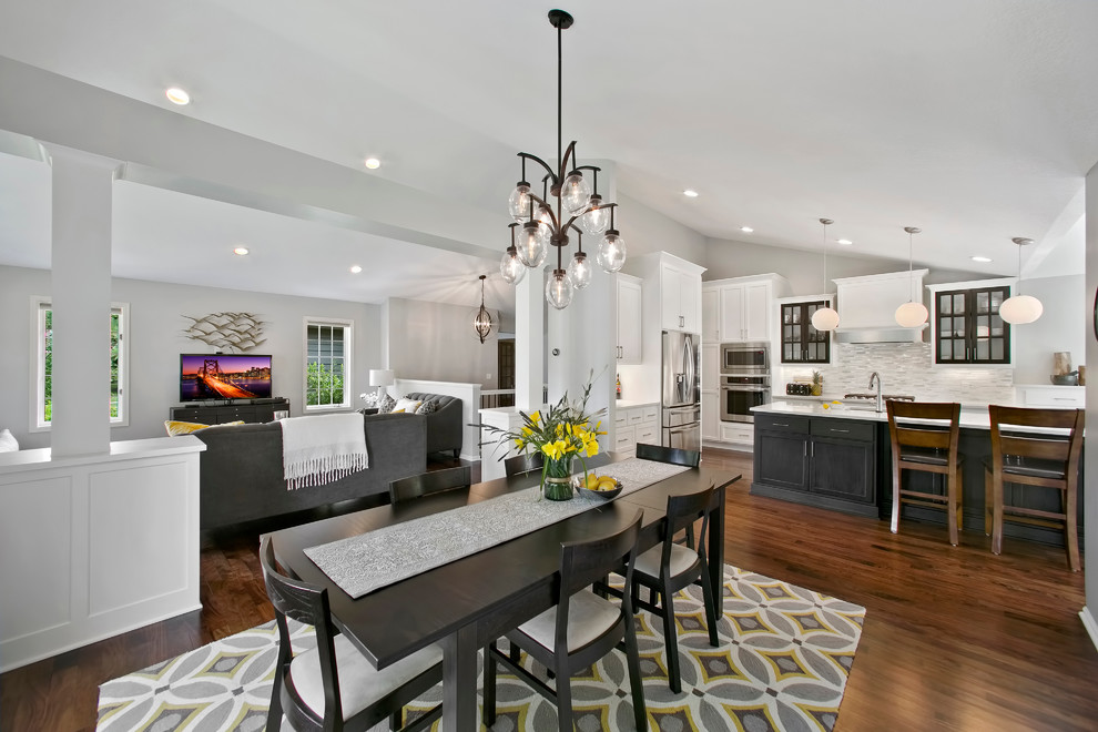Inspiration for a transitional kitchen remodel in Minneapolis