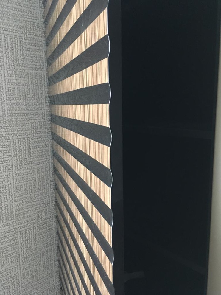 Кухонный гарнитур коричневый, полосатый