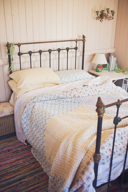 In the bedroom shabby-chic-style-bedroom
