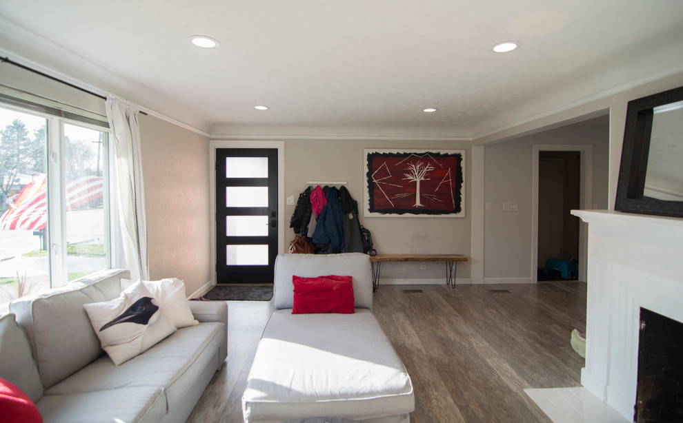 Entryway - transitional entryway idea