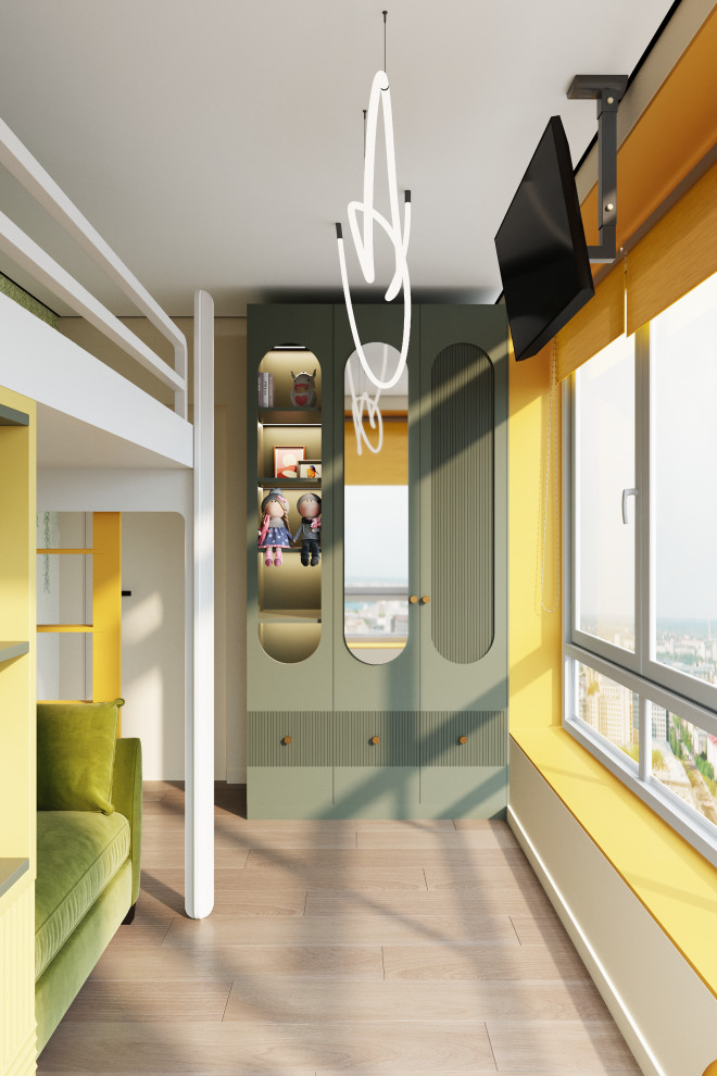 Яркая история