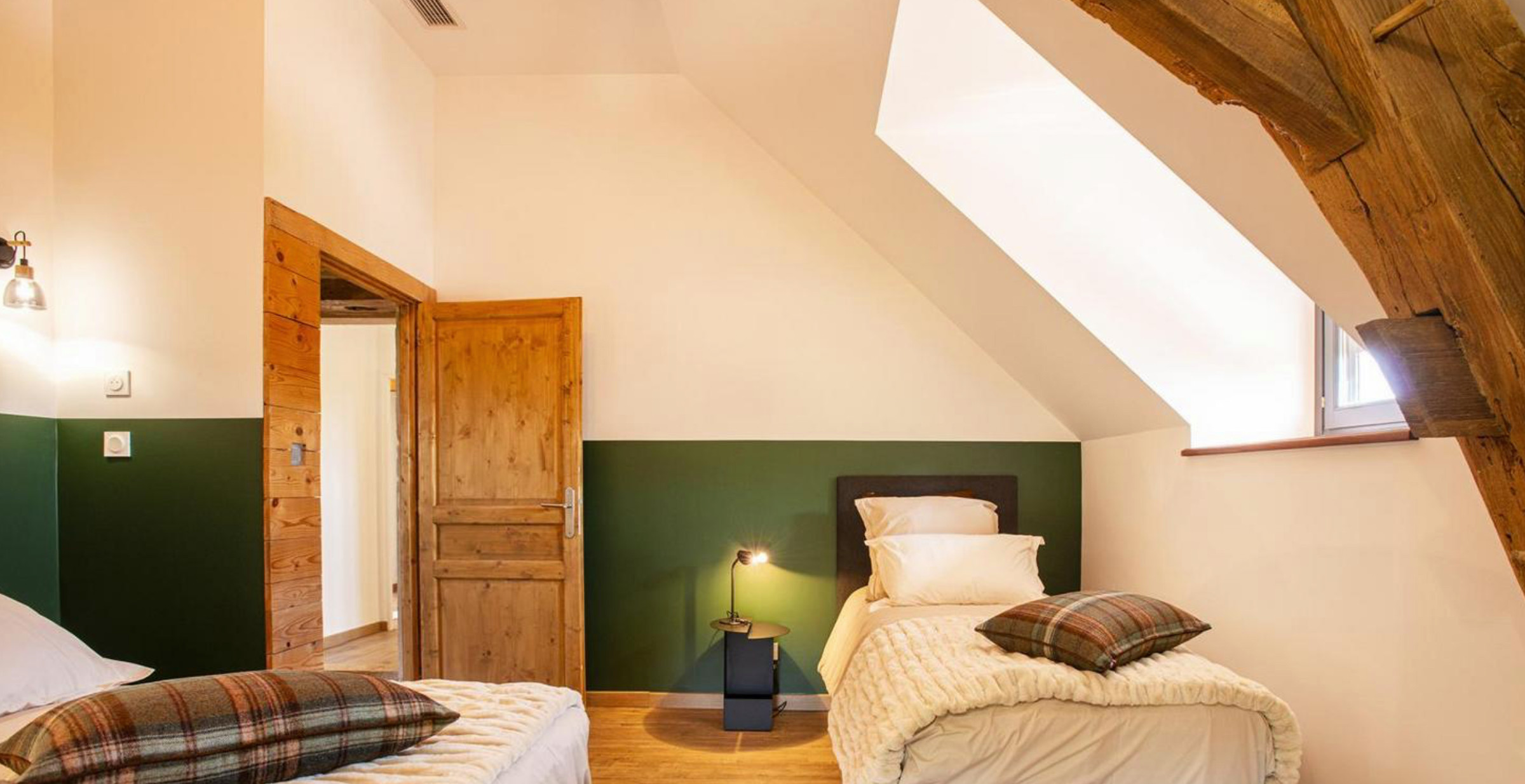 Design d'espace & Décoration Gîte de 220m2 pour transformation en Gite