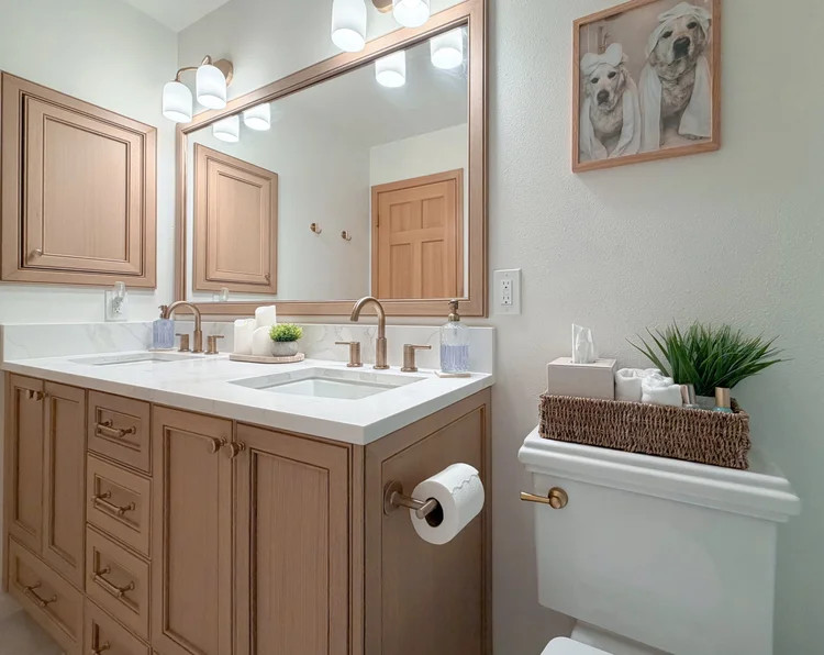 Snohomish - 2 Bathrooms + Laundry Room