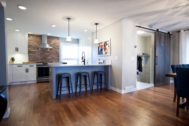 Wilson Home Renovation - Lake Bonavista modern-kueche