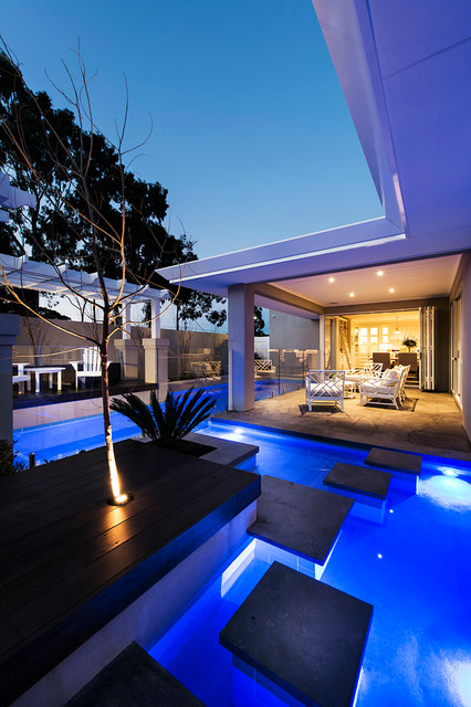 Home Design - The Montauk nyklassisk-pool