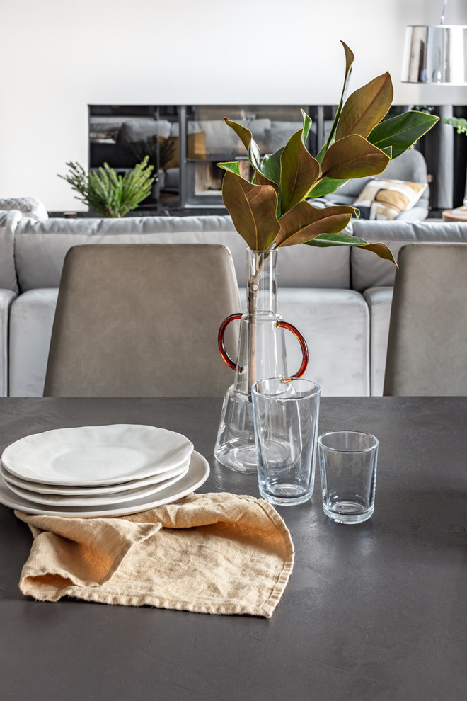 Дом среди берёз