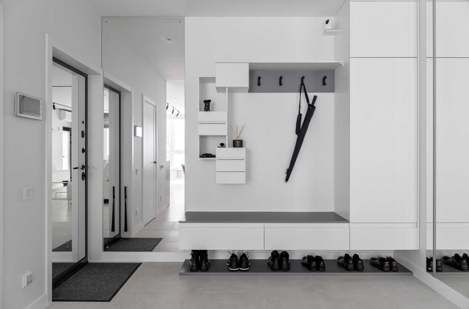 Реализация проекта трехкомнатной квартиры "ЖК на Высоте"