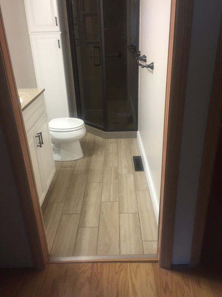 Bathroom - transitional bathroom idea
