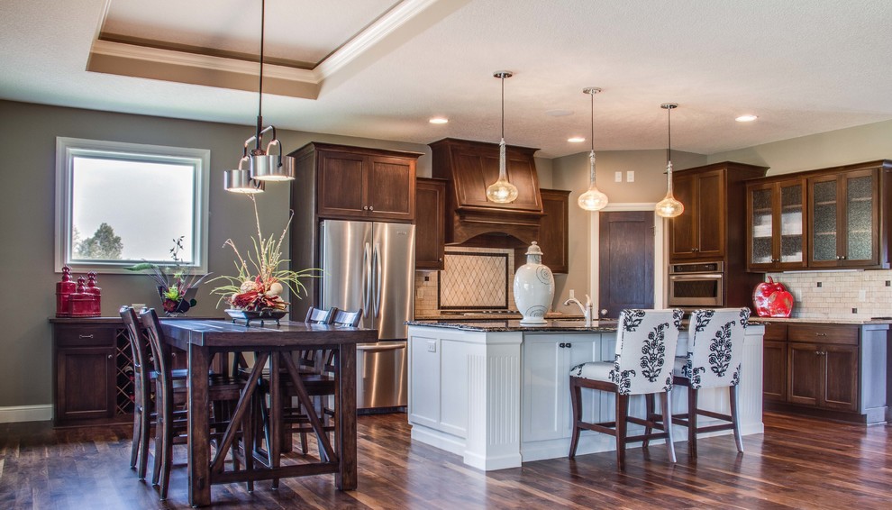 Transitional kitchen photo in Minneapolis