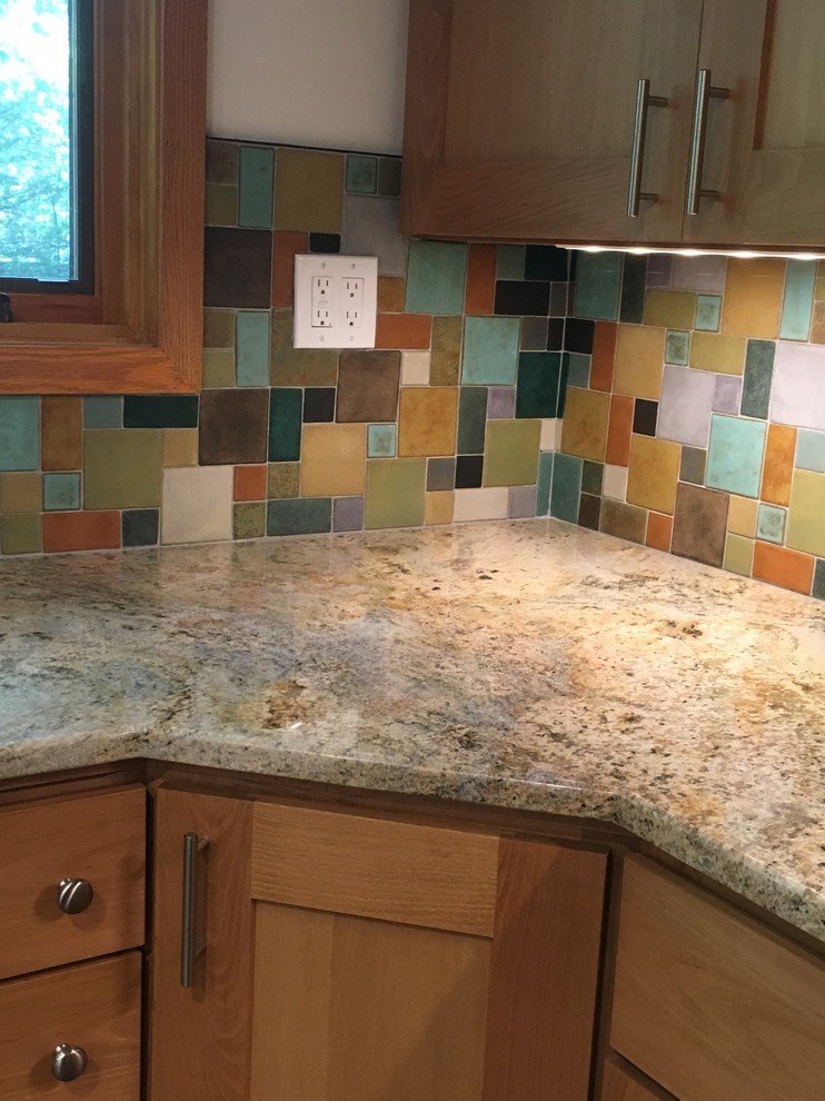 Inspiration for a transitional home design remodel in Detroit