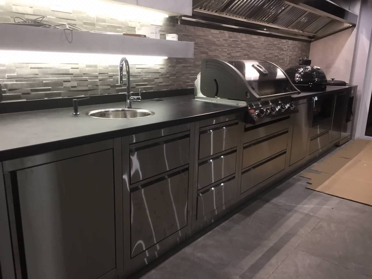 Столешница и стеновая панель Dekton Laos