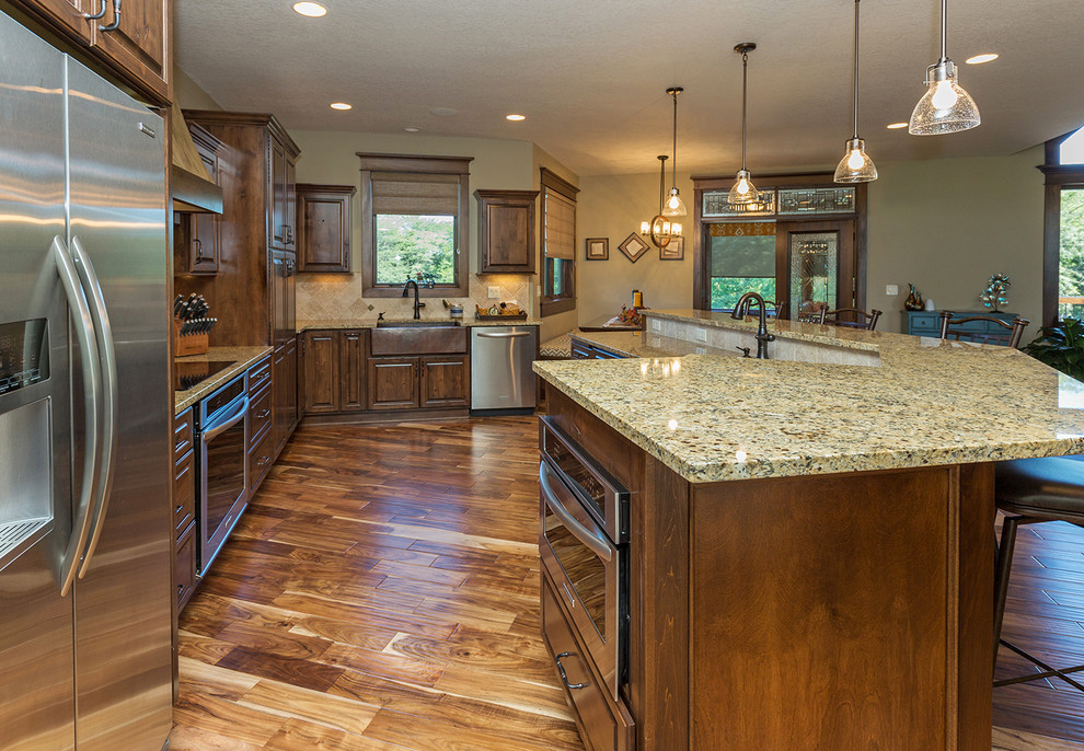 Inspiration for a transitional kitchen remodel in Cedar Rapids