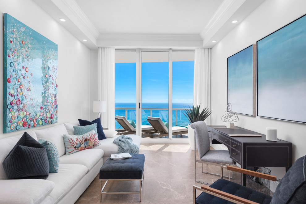 Transitional home design photo in Miami