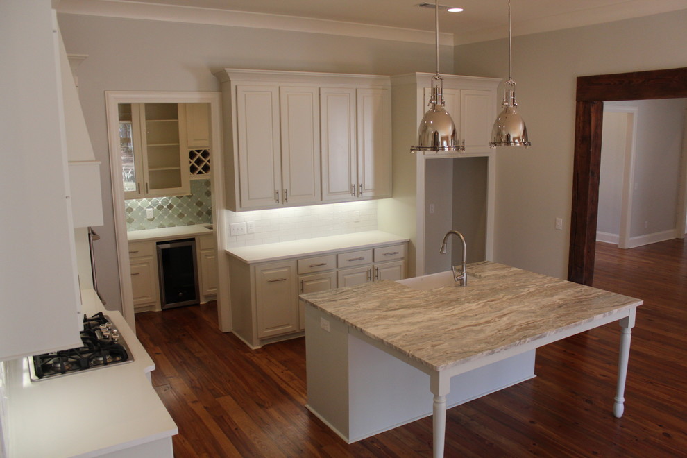 Home design - transitional home design idea in Jackson