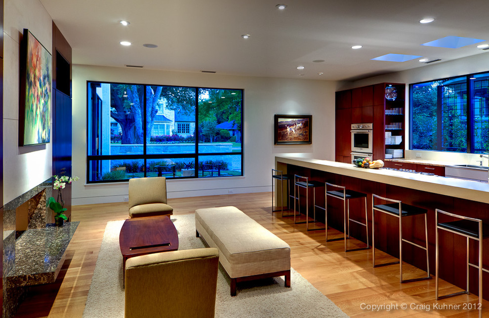 Contemporary living room in Dallas.