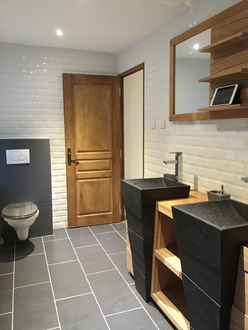 Avant / après : transformation d'une salle de bains en longueur Longueur bains désign salle En de