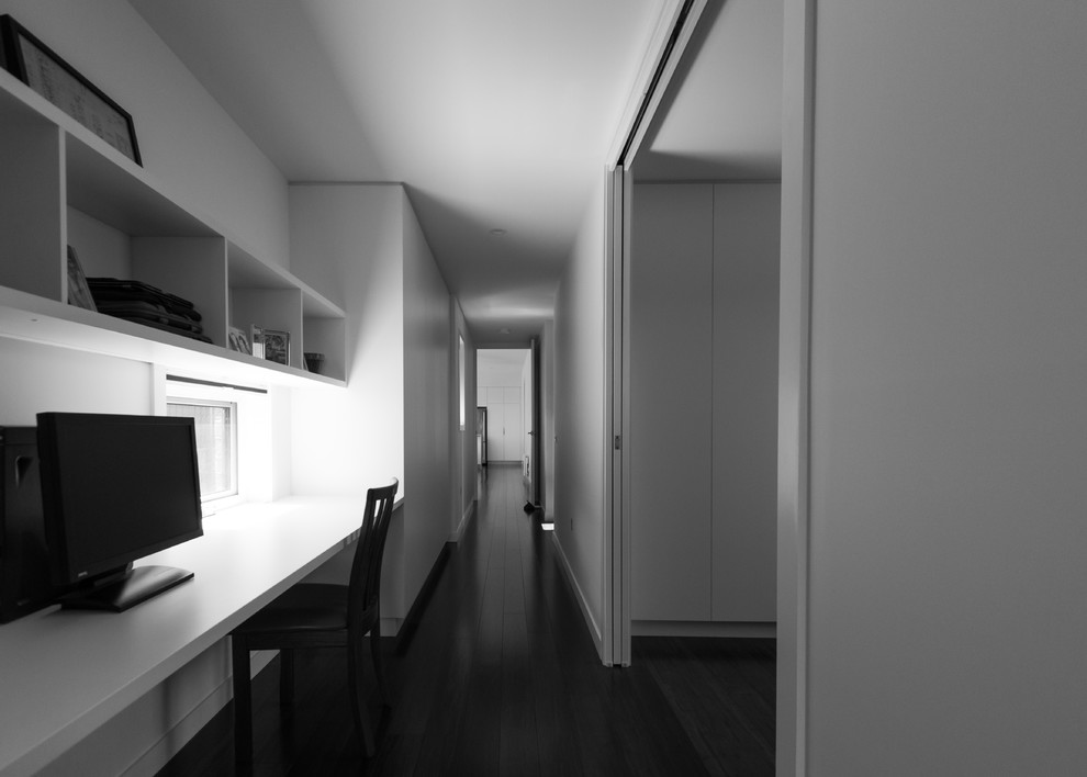 Design ideas for a contemporary hallway in Canberra - Queanbeyan.