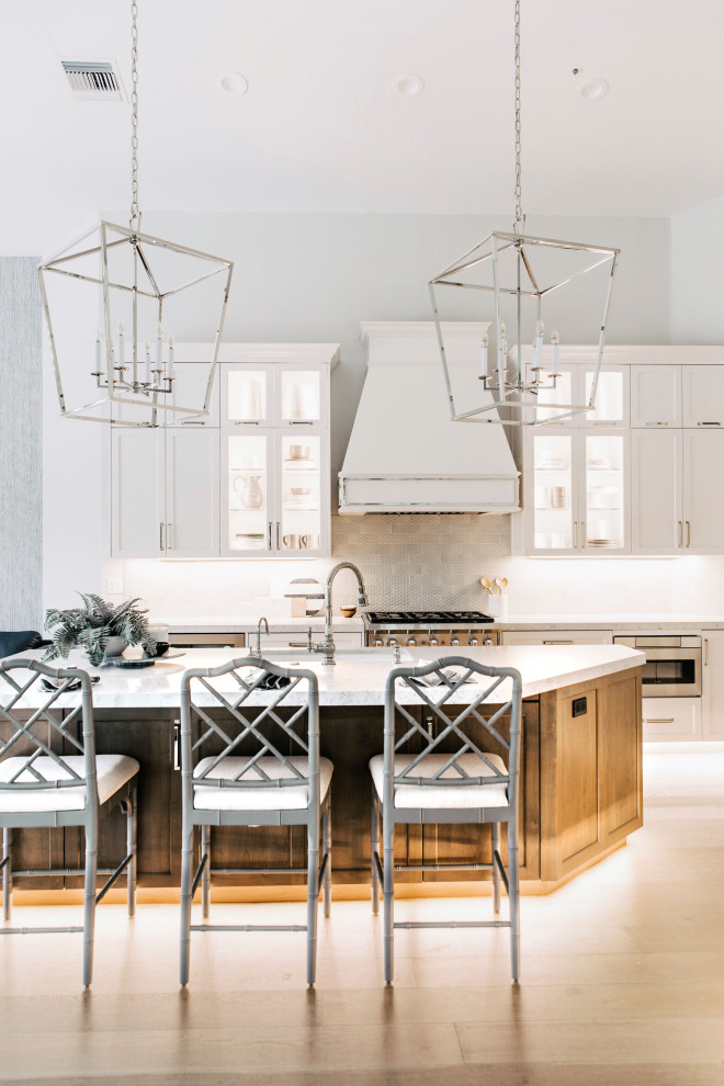 Kitchen - transitional kitchen idea in Phoenix