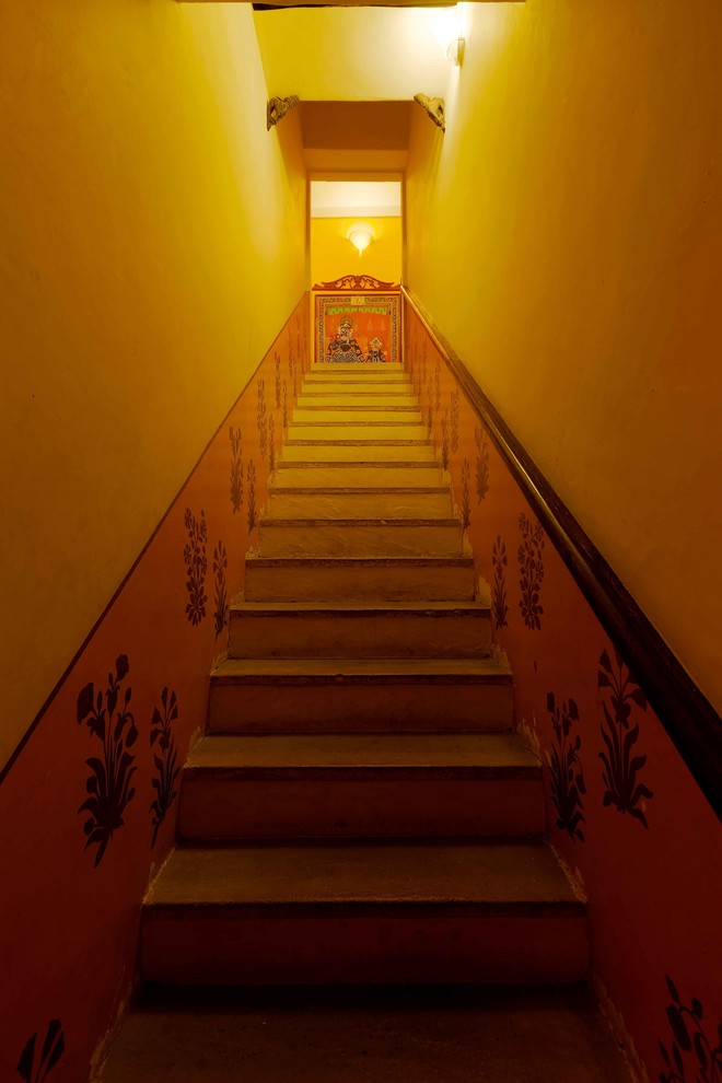 Пример оригинального дизайна: лестница в восточном стиле