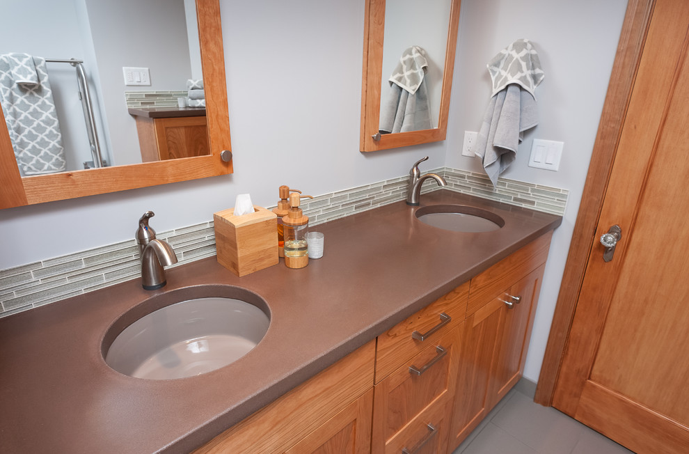 Bathroom - transitional bathroom idea