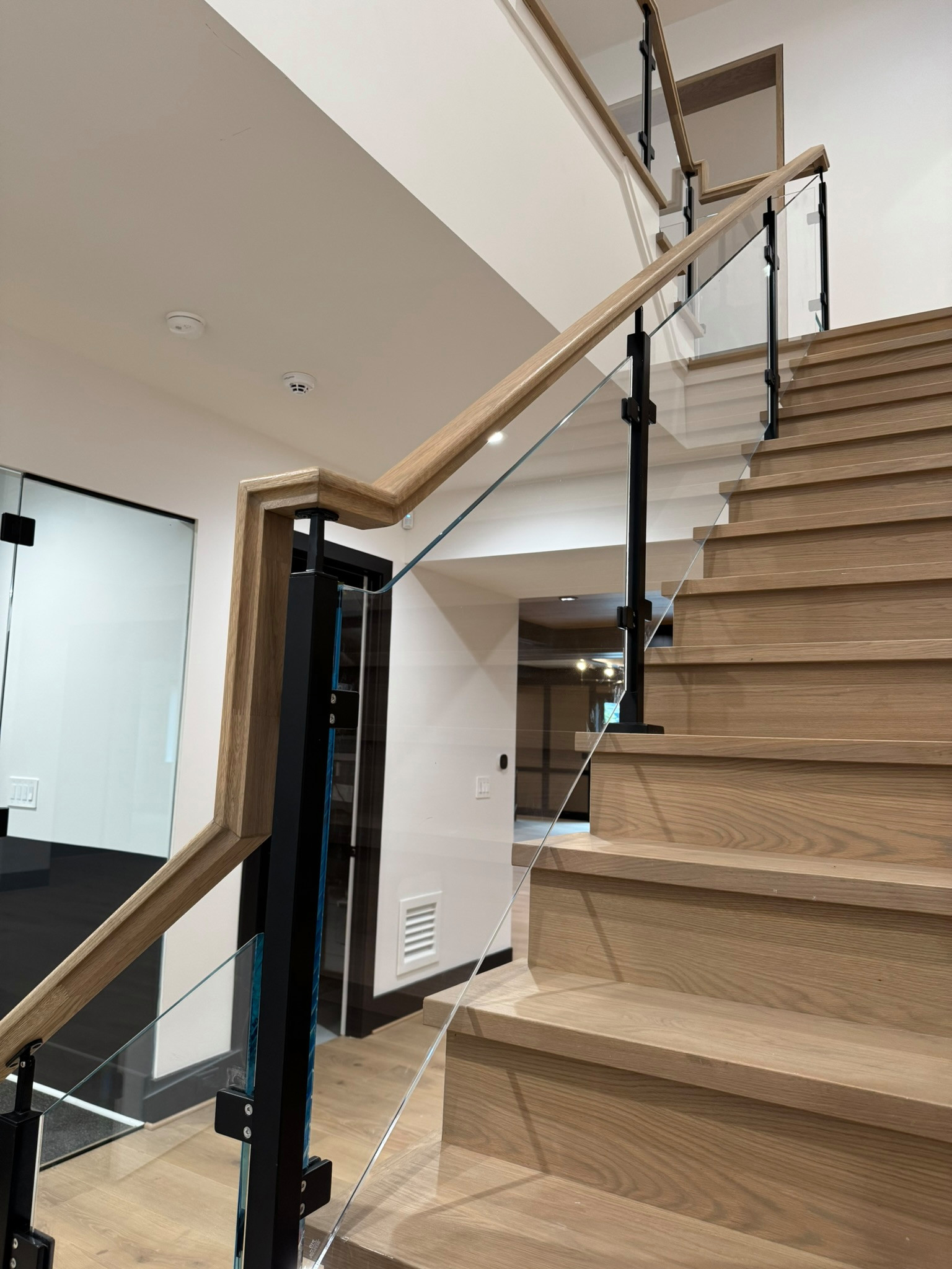 134_Modern White Oak Stair with Glass Balustrade, Vienna, VA 22180