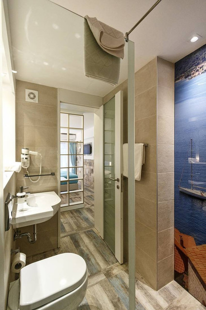 European Hotels coastal-bathroom