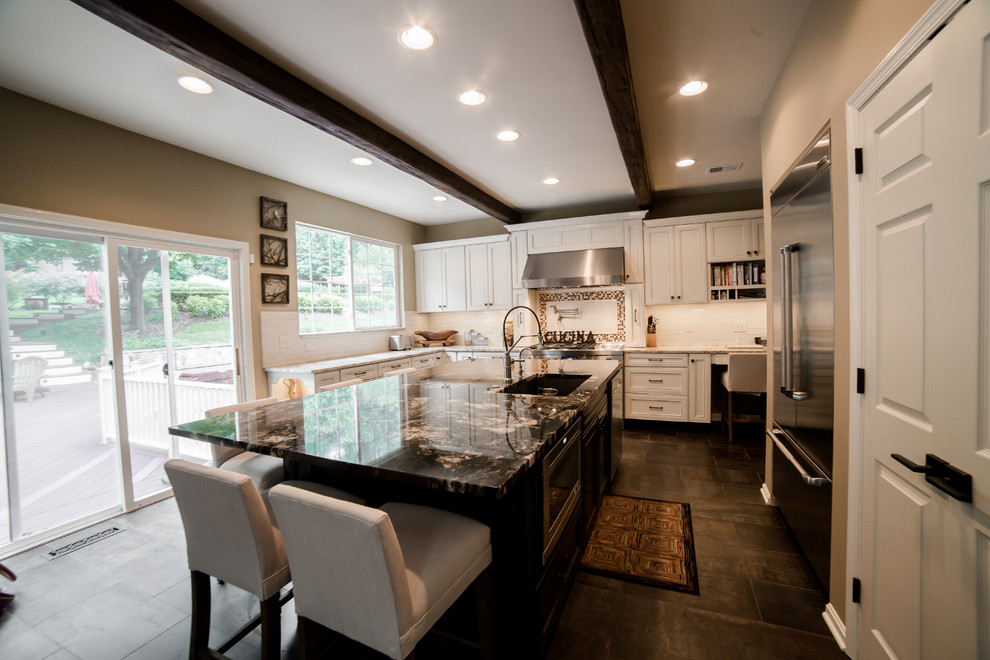 Transitional kitchen photo in DC Metro