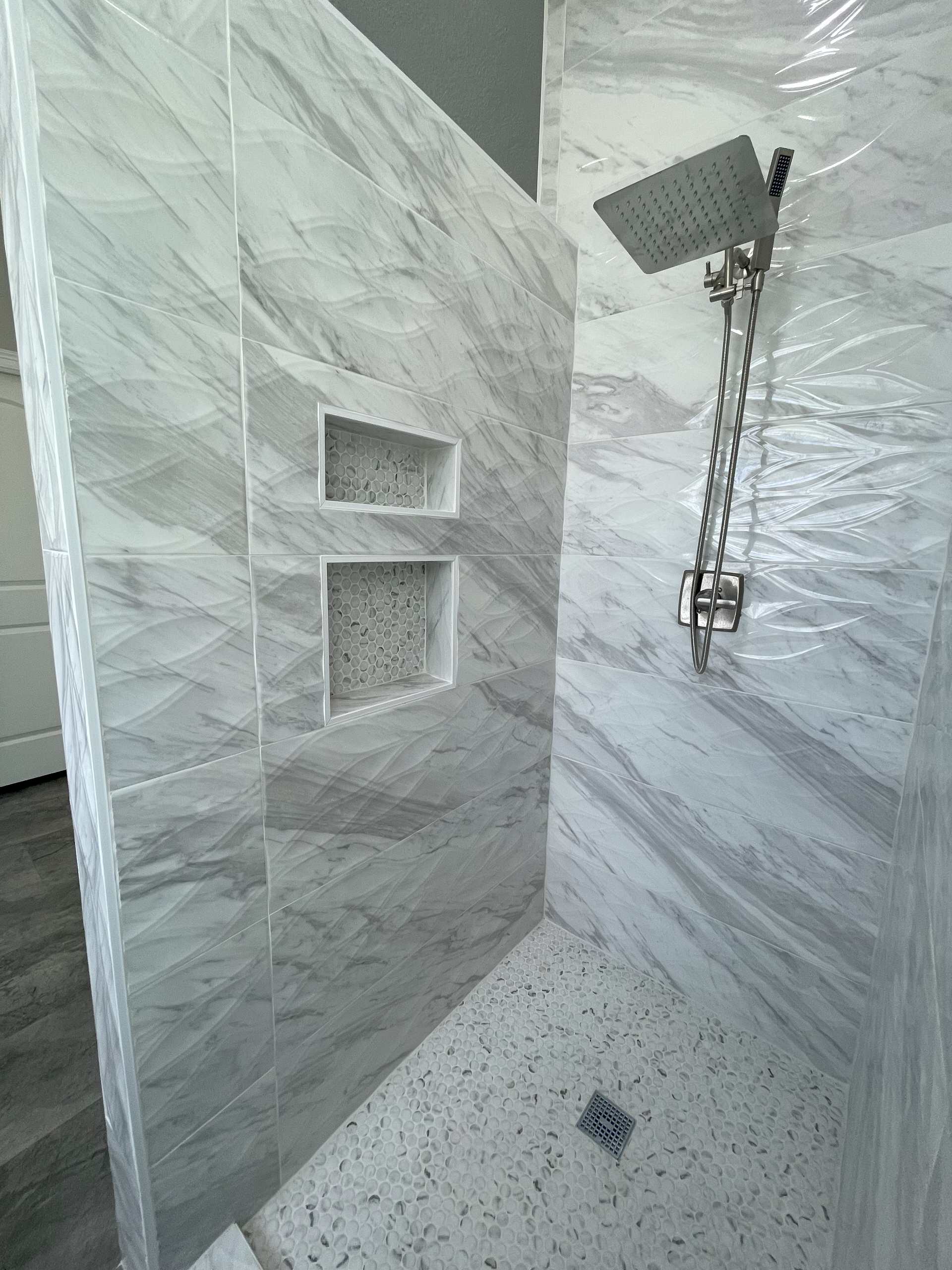 Contemporary Primary Bathroom Remodeling in Tomball, TX