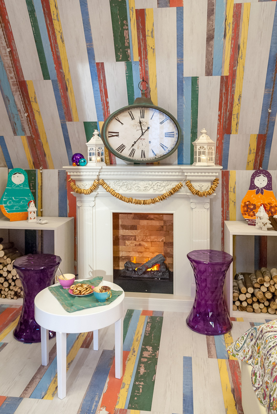 Яркие стены