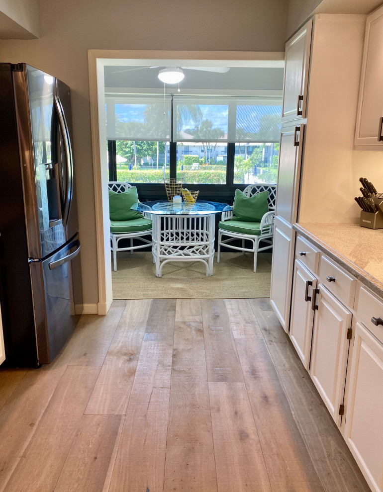 Example of a transitional kitchen design in Miami