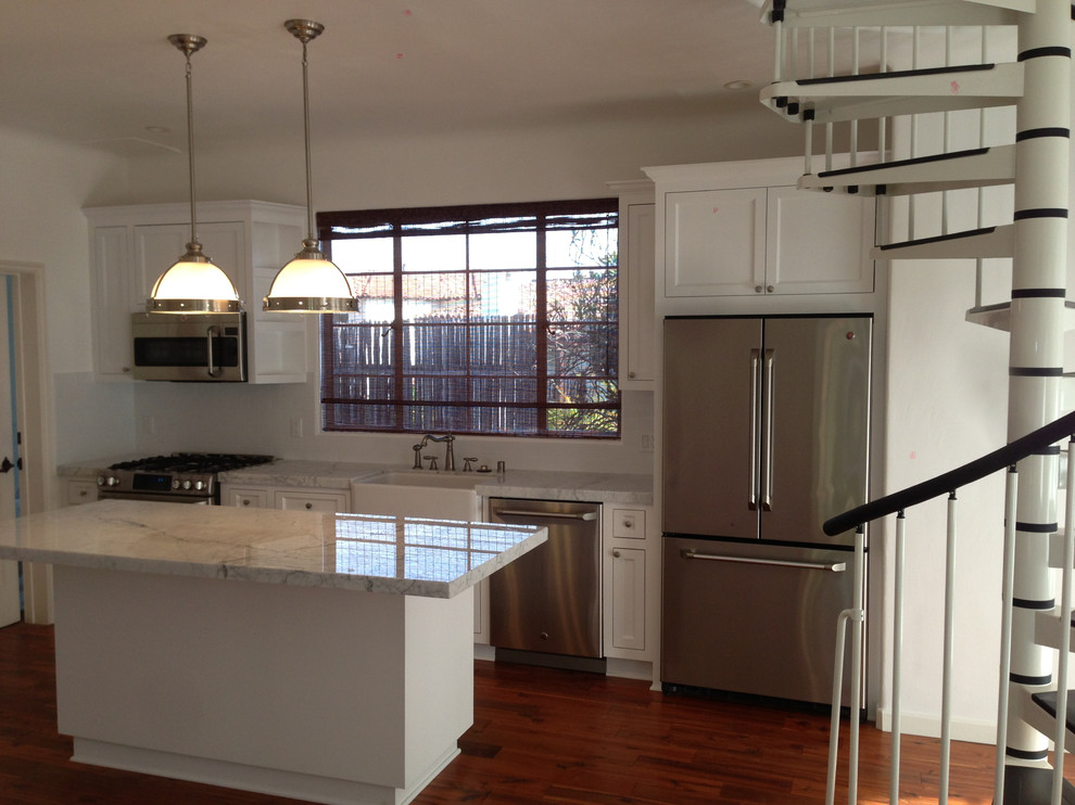 Transitional kitchen photo in Los Angeles