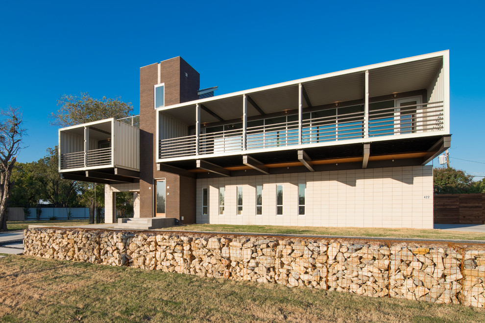 Photo of a contemporary exterior in Dallas.
