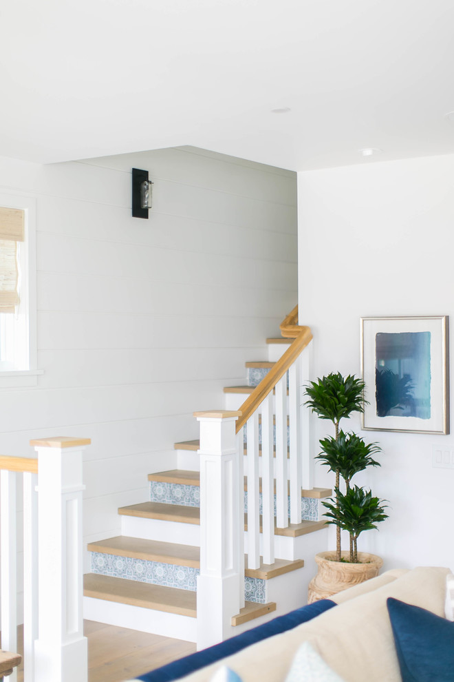 Design ideas for a mid-sized country staircase in Orange County.